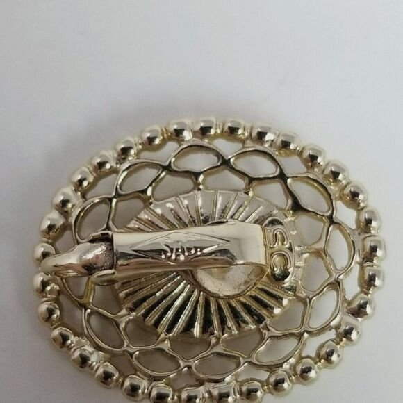 Vintage Sarah Coventry Blue White Oval Cameo Clip On Earrings, Gold Tone Setting - Picture 4 of 7